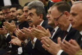 bakan-tekin-turkiyede-basortusu-sorunu-geride-kaldi-MHnJNNOb.jpg
