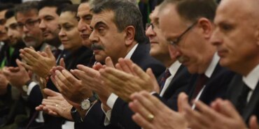 bakan-tekin-turkiyede-basortusu-sorunu-geride-kaldi-MHnJNNOb.jpg