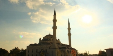 cami-onunde-domuz-eti-ile-kavurma-ikrami-skandalina-valilikten-soke-eden-savunma-yeni-degil-YfNLr45V.jpg