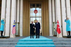 cumhurbaskani-erdogan-malezya-basbakani-enver-ibrahimi-torenle-karsiladi-HwFJ93Z9.jpg