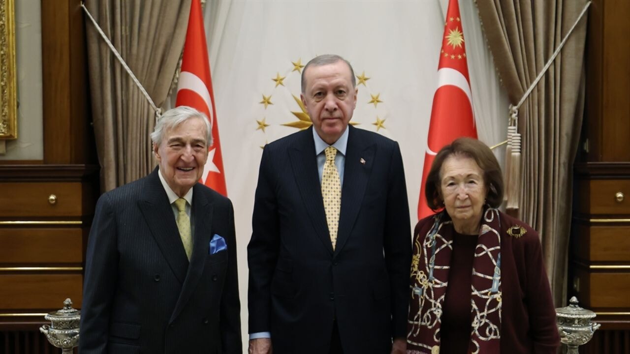 cumhurbaskani-erdogan-rahmi-koc-ve-arseli-kabul-etti-pEIiS2Zr.webp