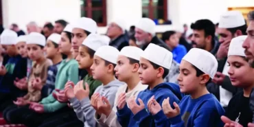 eller-islam-dunyasi-icin-semaya-acildi-FE3FWd3s.webp