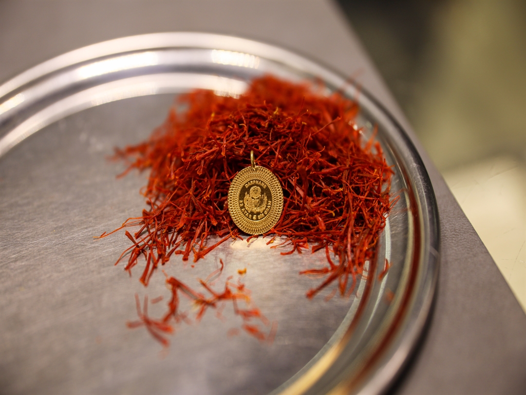 1 GRAM SAFRANI 100 LIRAYA ALAMAZSINIZ