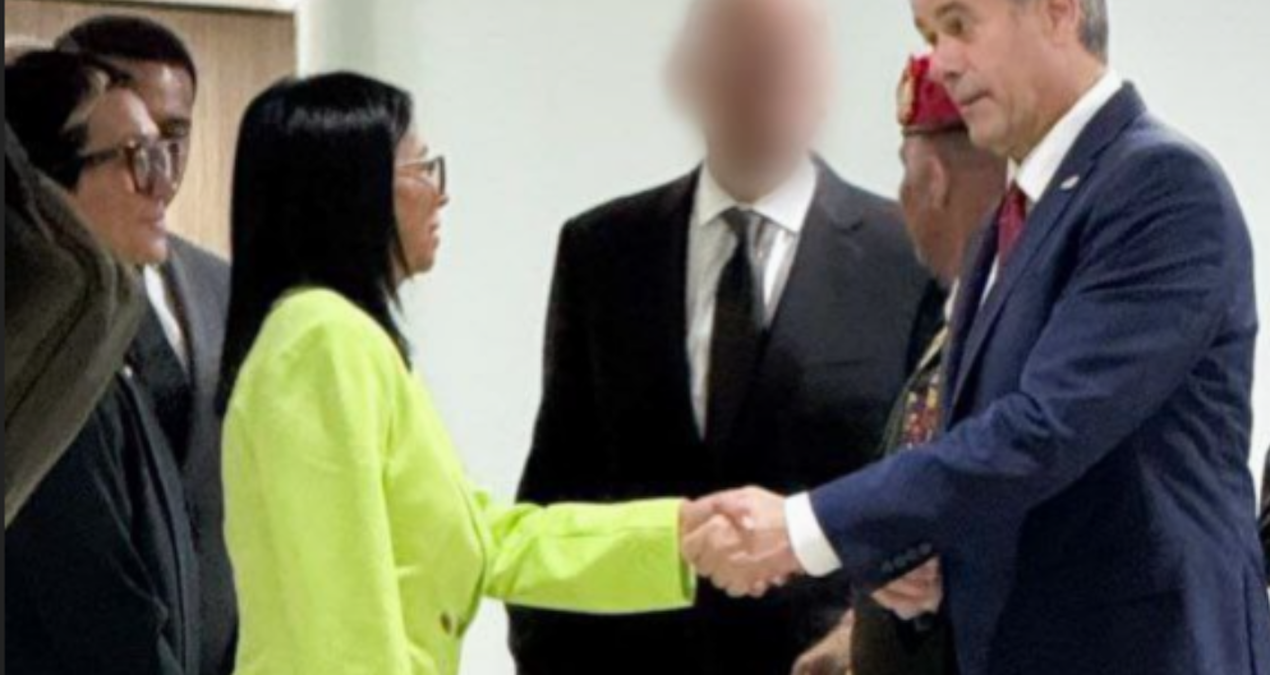 venezuelanin-yeni-baskani-ile-cia-direktoru-el-sikisti-1cceStGx.jpg