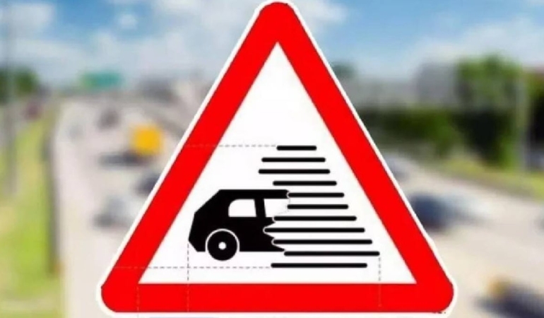 yeni-trafik-levhasi-cikti-iste-merak-edilen-anlami-KfuTqNfE.jpg