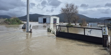 turkiye-genelinde-alarm-firtina-ve-saganak-hayati-felc-etti-jJuqG2zB.jpg