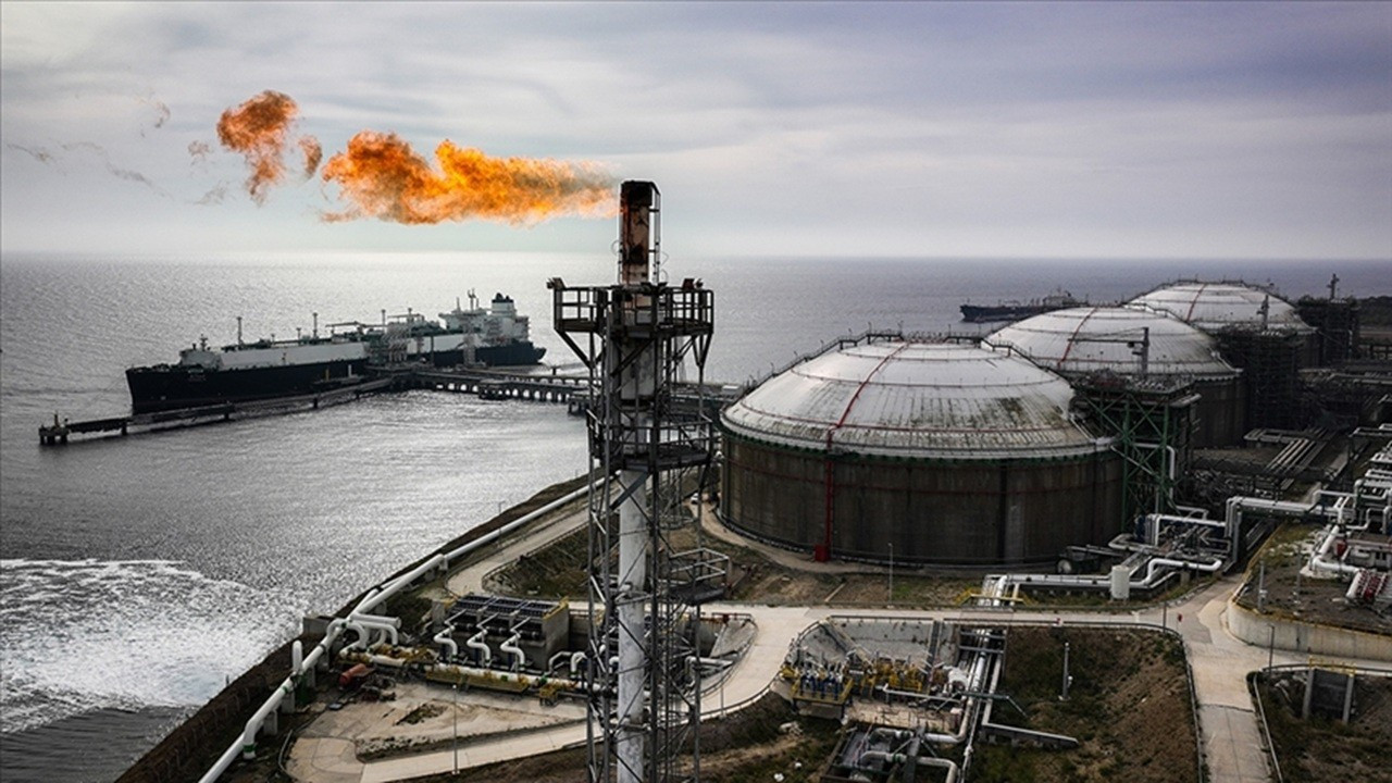 son-4-yilin-en-sert-dalgalanmasi-avrupada-gaz-fiyatlari-yuzde-30un-uzerinde-artti-DqmSP2dk.jpg